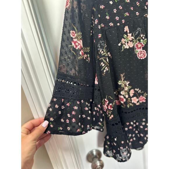 Anthropologie Maeve Steffy Bell-Sleeve Floral Chiffon Overlay Top Black SZ Small - Picture 6 of 13